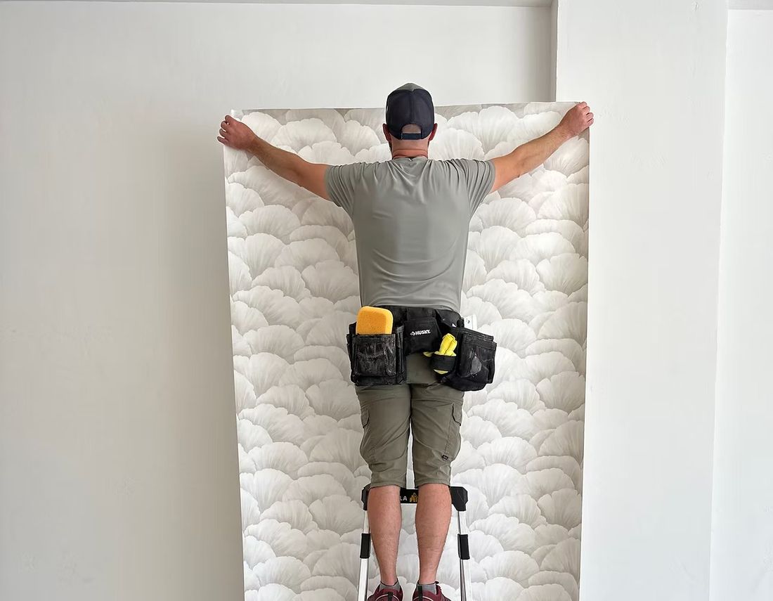 Hanging the finished wallpaper